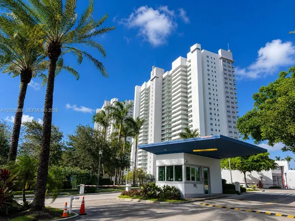14951 Royal Oaks Ln APT 2002, North Miami, FL 33181
