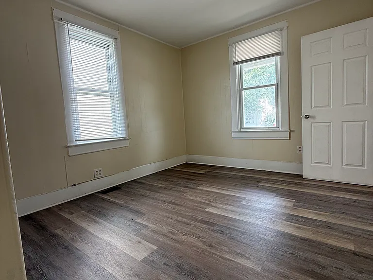 525 Harrison Ave — Photo 4