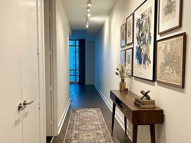 399 Adelaide St W #318 — Photo 1