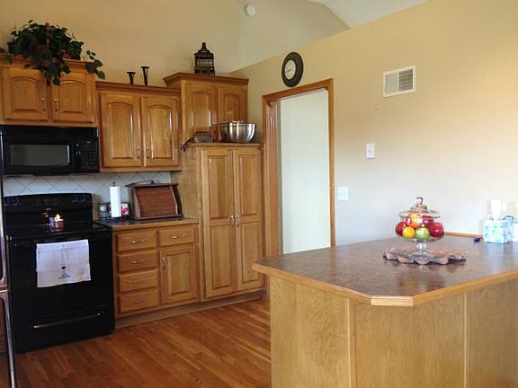 4th image of 9805 221st St