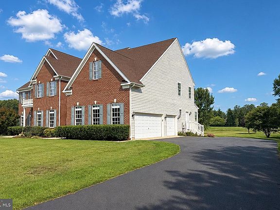 3rd image of 42970 Heritage Dr