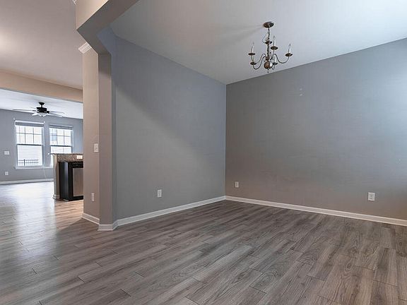 3rd image of 1084 Kenross Dr