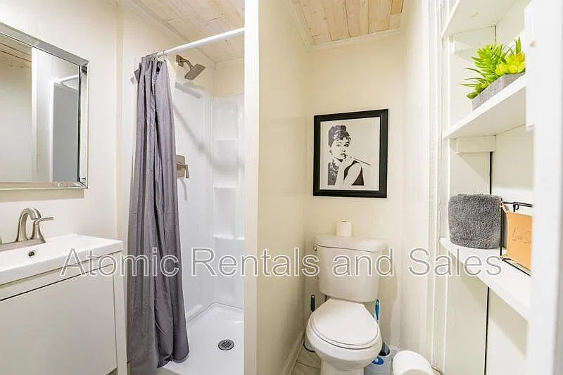 1 bed, 1.0 bath, 250 sqft, $1,050 — Photo 3