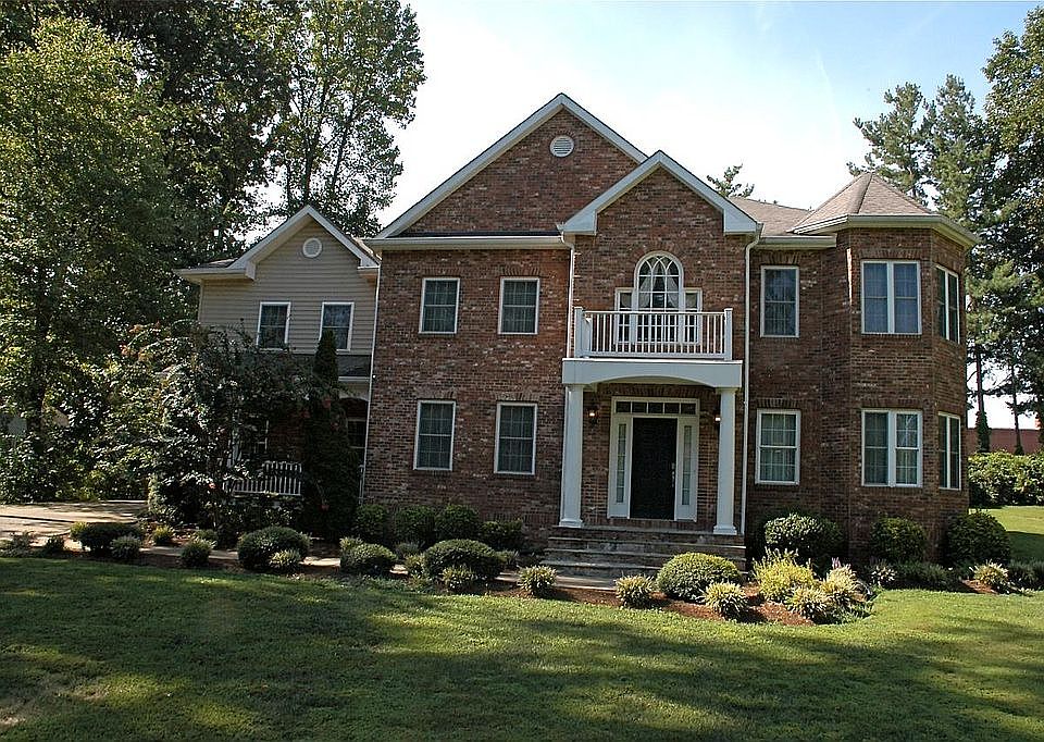 1st image of 7553 Park Ln