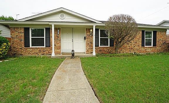 3rd image of 1622 Crestpark Dr