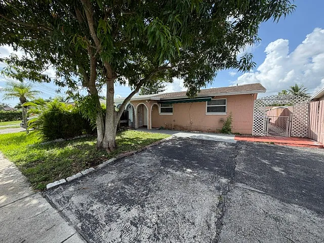 2 bed, 870 sqft, $2,200 — Photo 2