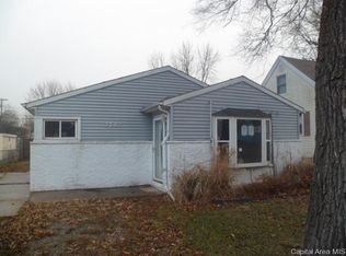 2305 E Keys Ave, Grandview, IL 62702