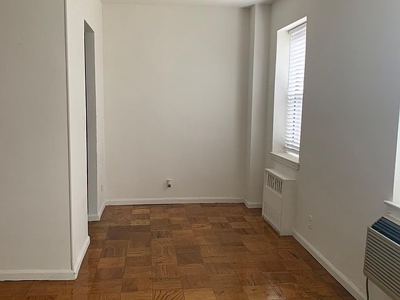 4th image of 793 McLean Ave APT 1A