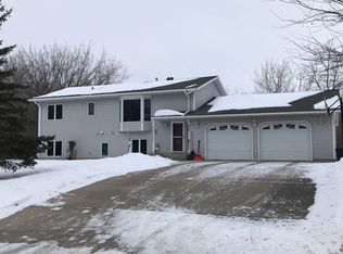 507 Gladys Ave NE, Warroad, MN 56763