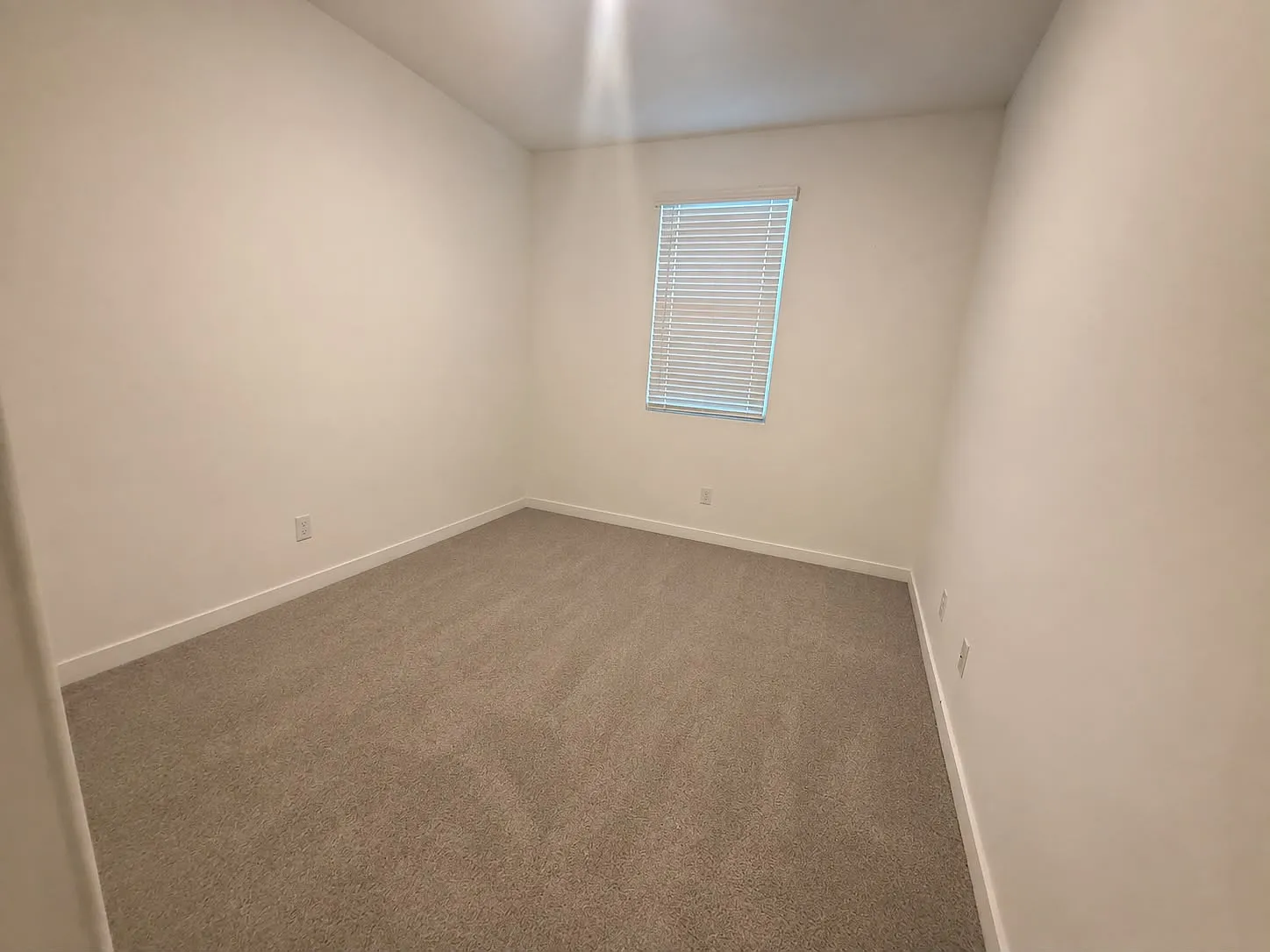 5 bed, 1953 sqft, $2,600 — Photo 4