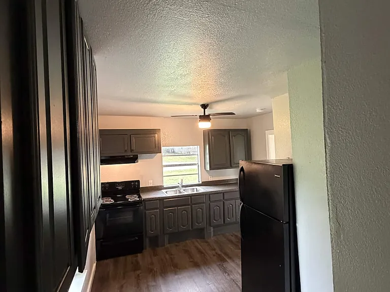 1419 W Ross St — Photo 6