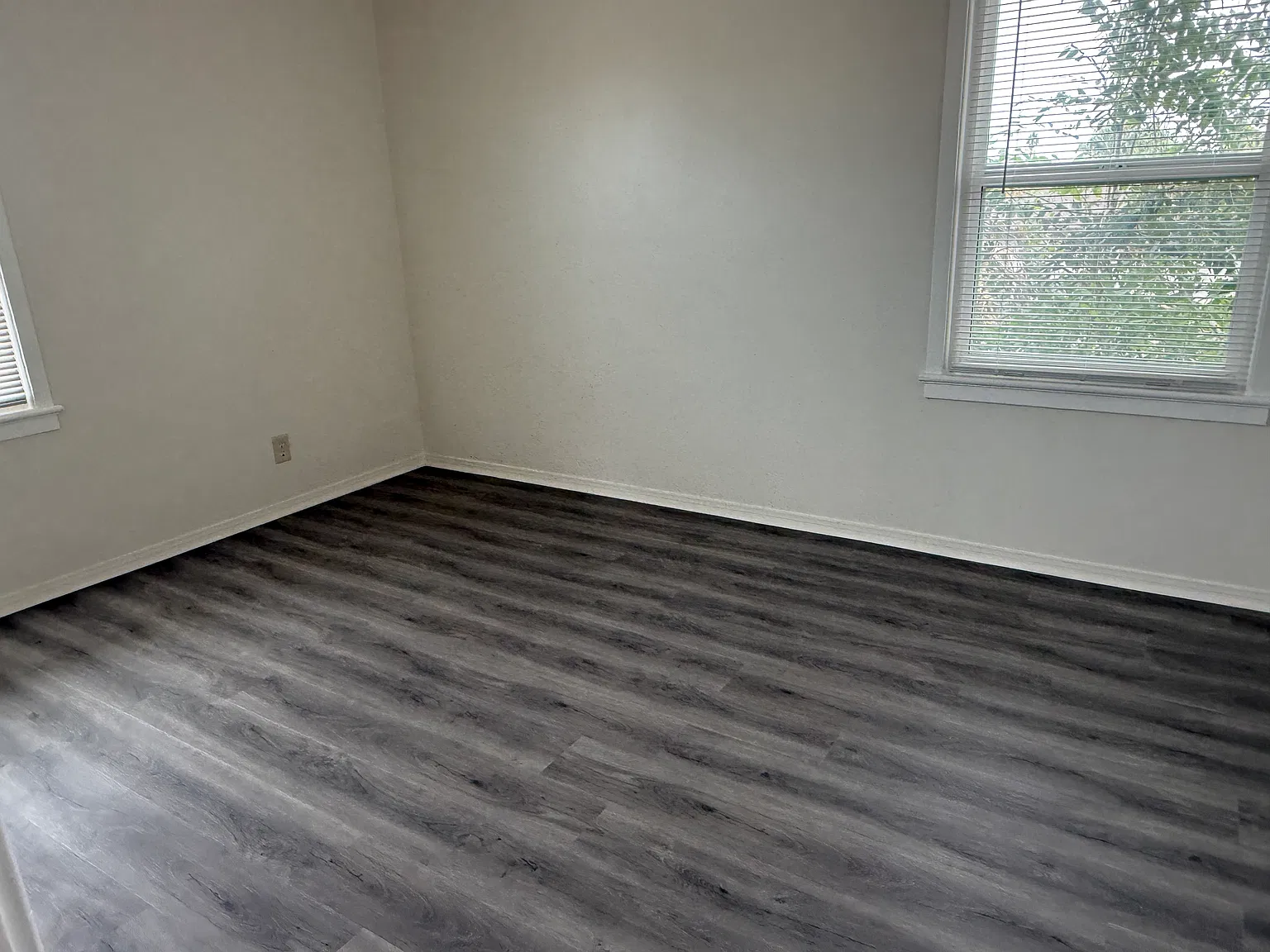 2 bed, 900 sqft, $2,200 — Photo 2