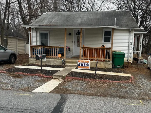 71 Lucy Ave, Hummelstown, PA 17036