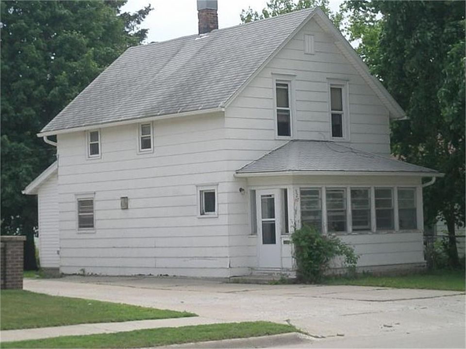 1st image of 527 S 15th St