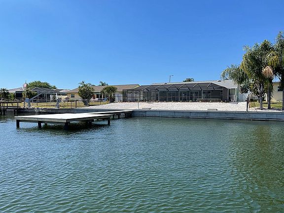 3rd image of 6312 Lake Sunrise Dr