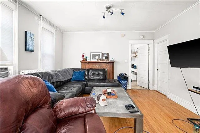 1 bed, 700 sqft, $950 — Photo 4