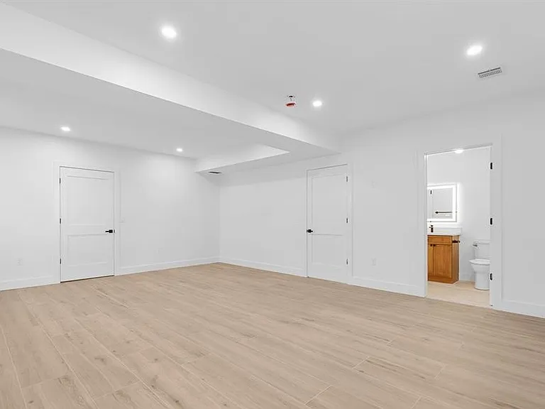 853 Pleasantview Ter #1 — Photo 15