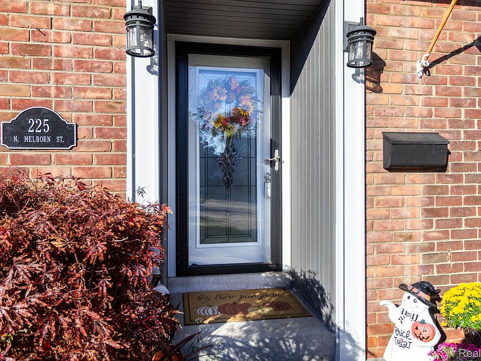 225 N Melborn St, photo 8