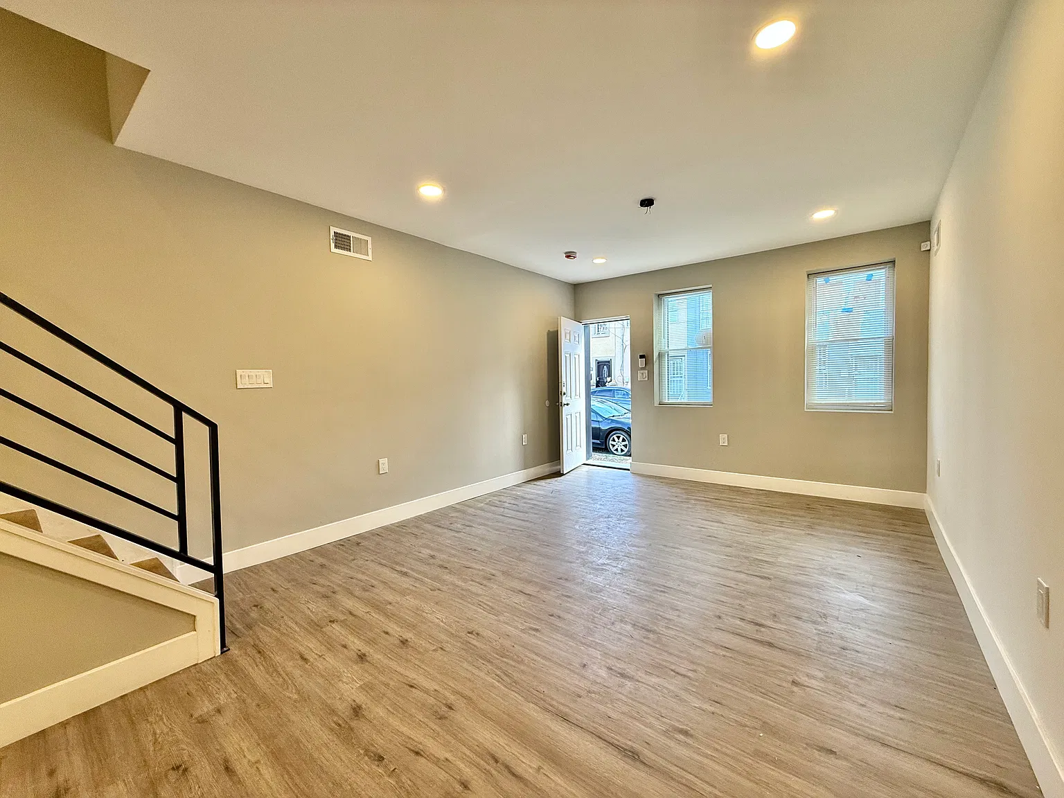 2 bed, 2.5 bath, 742 sqft, $1,800 — Photo 1