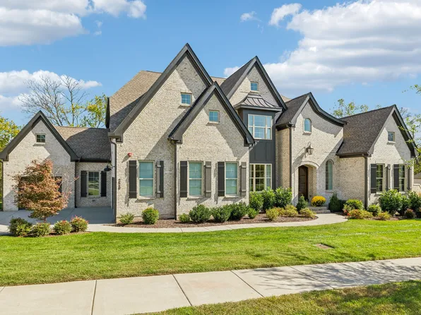 220 Bishops Gate Dr, Franklin, TN 37064