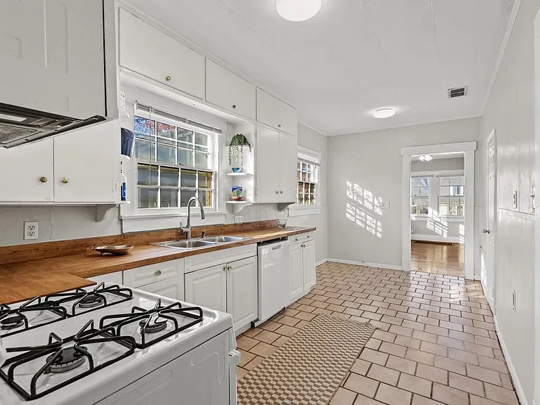 1310 W Morton St — Photo 20