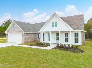 119 Clear Lake Rd, Perkinston, MS 39573