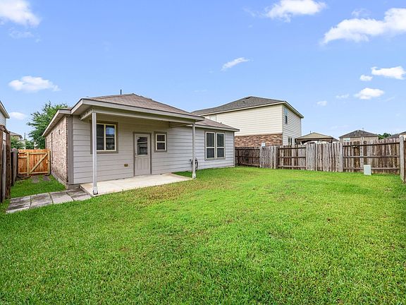 2nd image of 19615 Blue Pine Cir