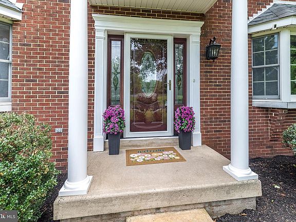 2nd image of 111 Misty Meadow Ln