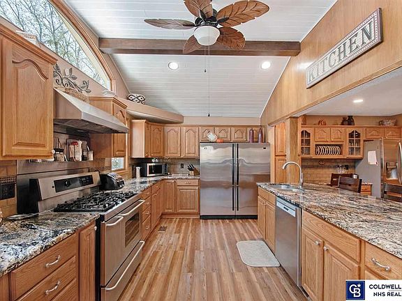 3rd image of 7701 S 70th St
