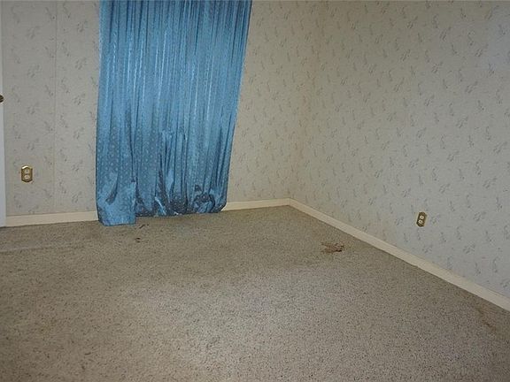 4th image of 619 Roy Street Ext