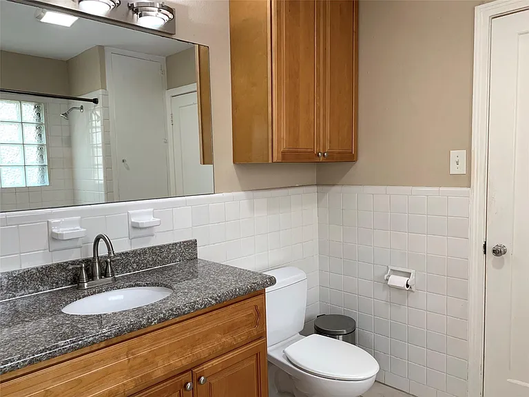 307 Avondale St #1 — Photo 12
