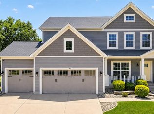 142 Countryshire Dr, Lake Saint Louis, MO 63367