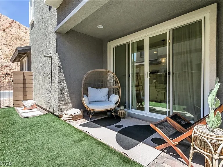 92 Kimberlite Dr — Photo 2