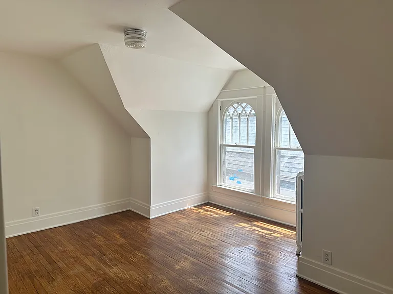 12 Colonial Cir #5 — Photo 4