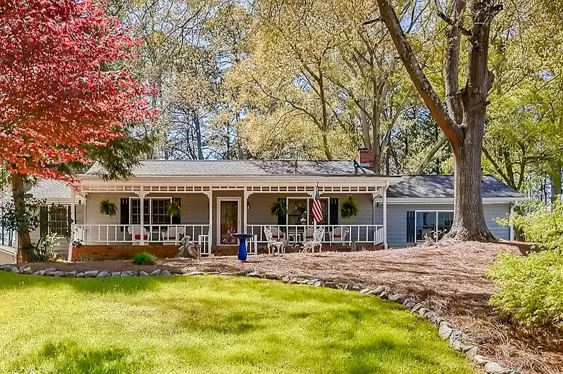 2377 Autumn Dr photo 1