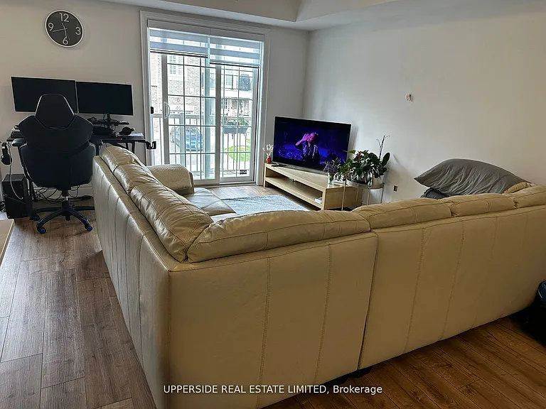 51 Hay Ln — Photo 2