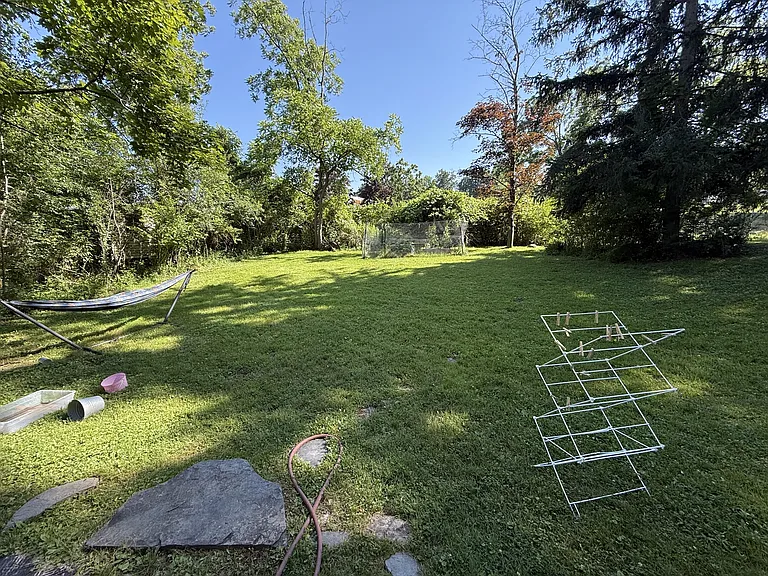 141 Pearsall Pl — Photo 8