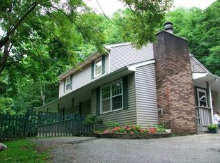 462 Dupont Rd, Poca, WV 25159