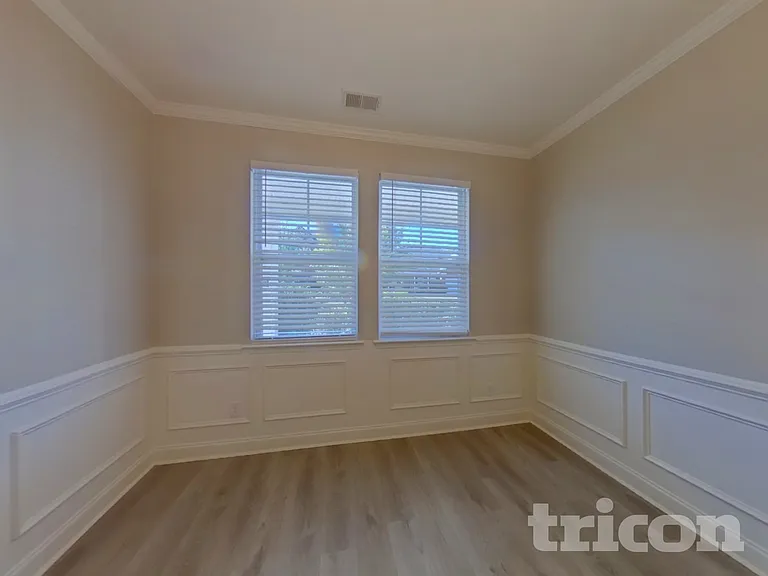 338 Bronze Dr — Photo 4