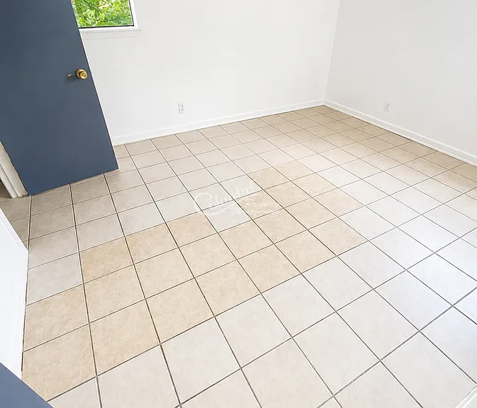 2015 Greenbrook Pkwy #B — Photo 8