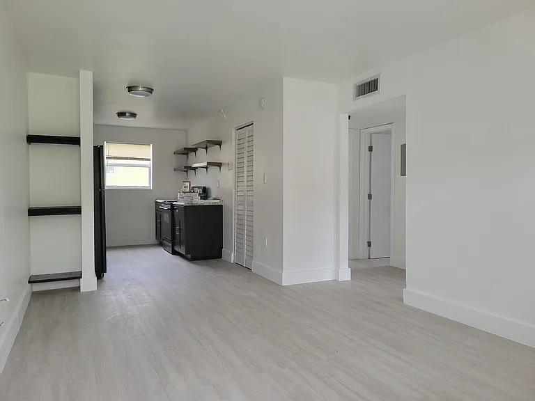8315 NE Miami Ct #3 — Photo 2