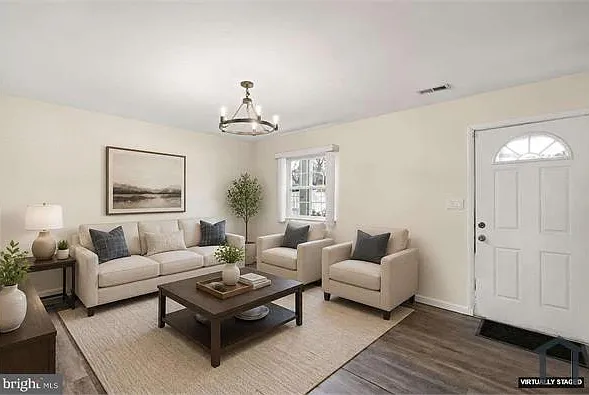 111 Shetland Cir #6 — Photo 1