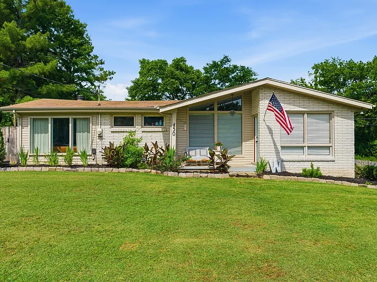 450 Sanders Ferry Rd — Photo 2