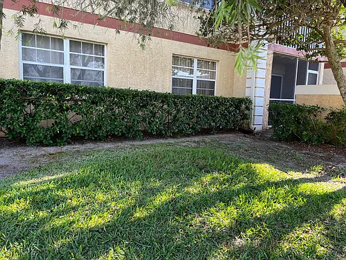 1533 SE Royal Green Cir Photo 1