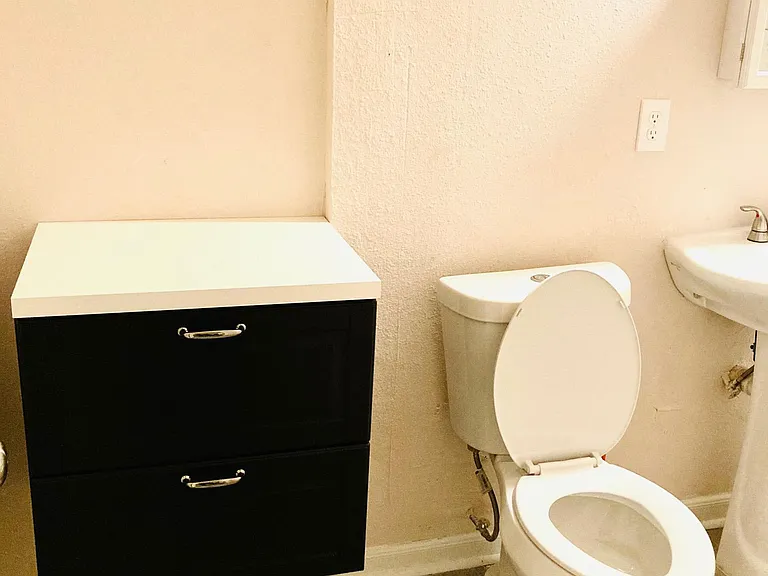 Bathroom Additional cabinet