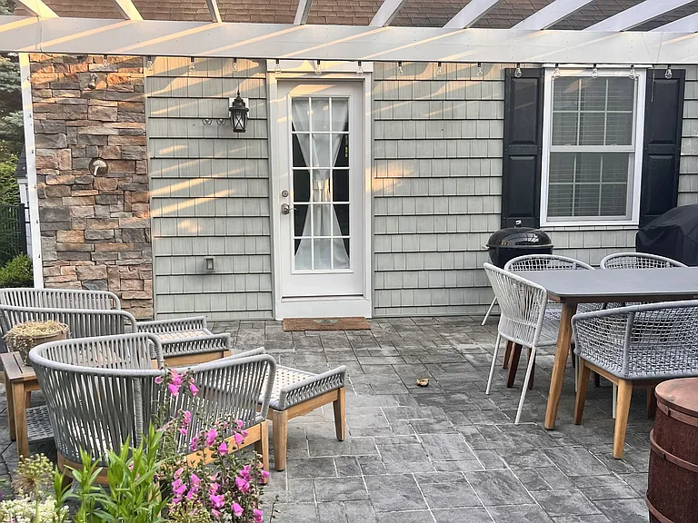 49 Fanning Ave — Photo 3