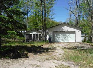 224 Joliet Ave, Houghton Lake, MI 48629