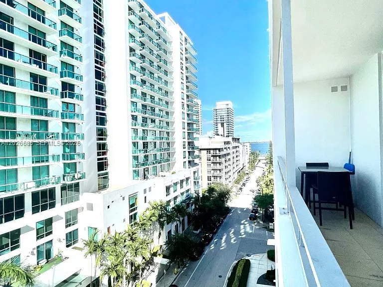 350 NE 24th St #709 — Photo 14