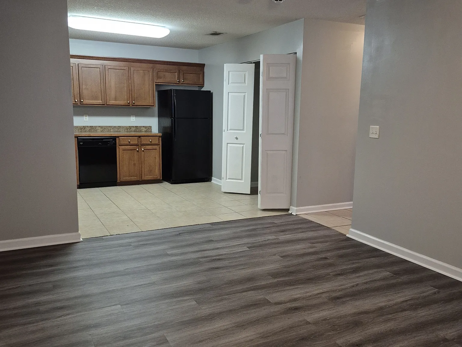 217 Gard Street - B — Photo 4
