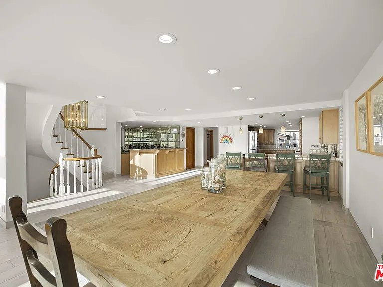 1005 Ocean Dr — Photo 28